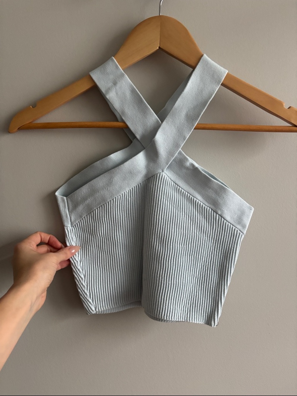 Aritzia Ribbed Crossover Halter Crop size S